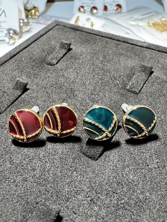17. Bông tai tròn “Sóng Lụa” phối men màu