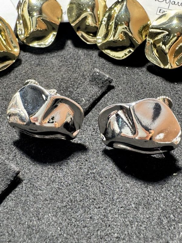 23. Bông tai kiểu dáng miếng thép - KIM MT JEWELRY